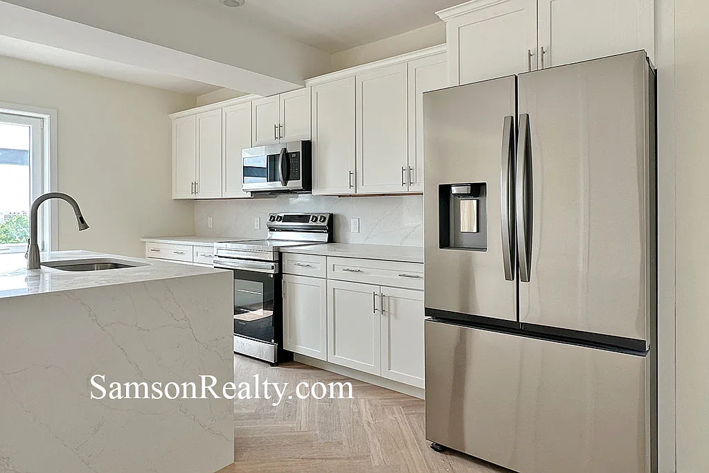 1 bed, 1.5 bath, 724 sqft, $2,450 — Photo 3