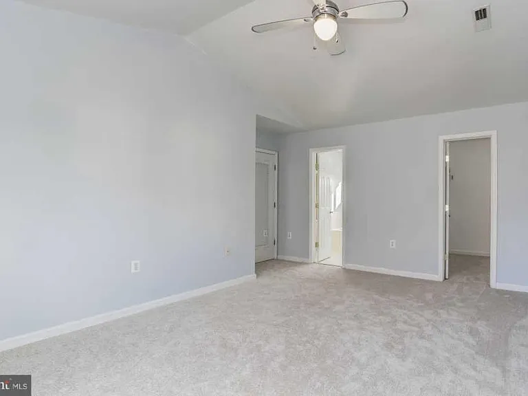 2 New Market Ct — Photo 10