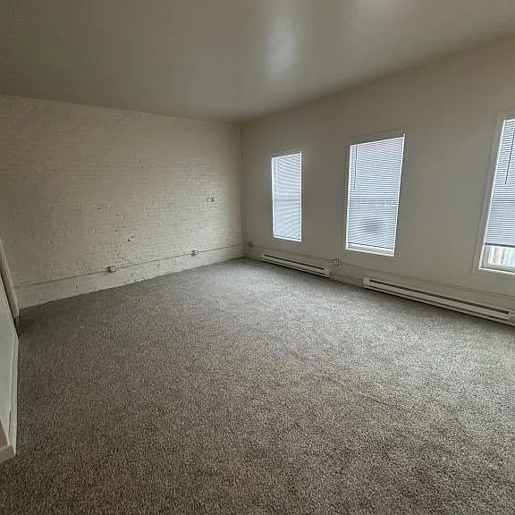 110 1/2 S Main St #3 — Photo 1