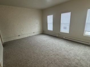 110 1/2 S Main St APT 3, Stockton, IL 61085