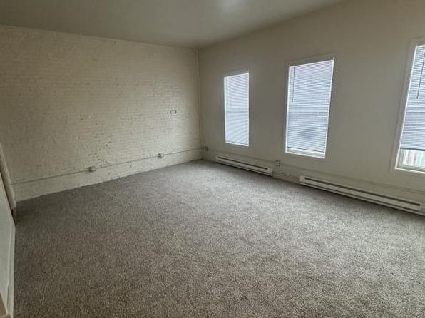 110 1/2 S Main St APT 3