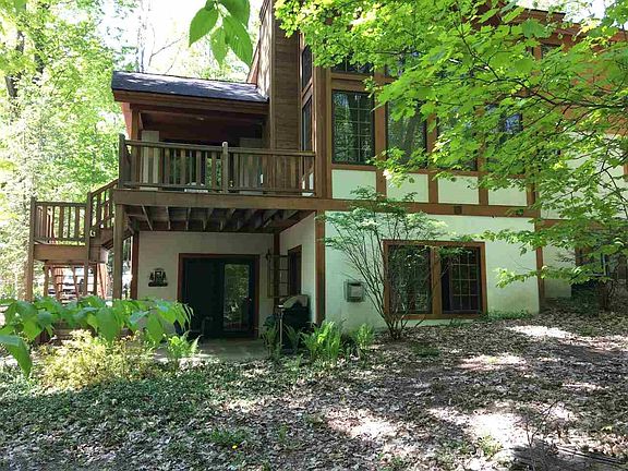 4th image of 2538 Village Dr