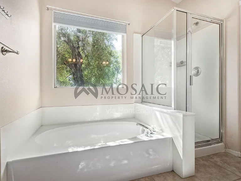 2135 E Brooks St — Photo 23