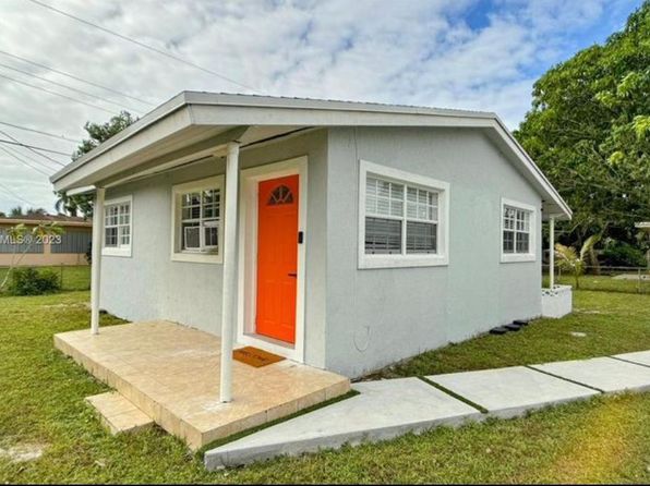 140 NW 38th St