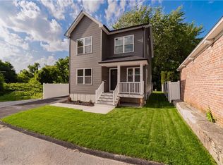 31 Tucker St, Warwick, RI 02886