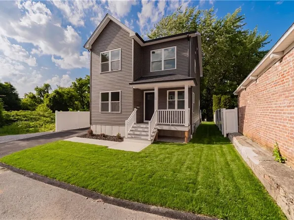 31 Tucker St, Warwick, RI 02886