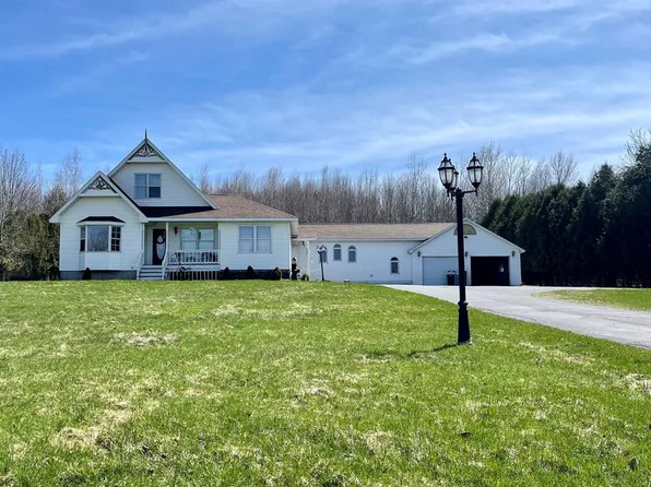 36 Henry Rd, Malone, NY 12953