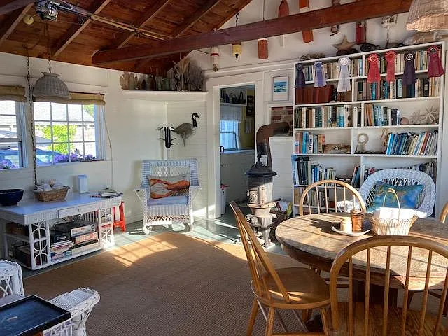 8 Village Way — Photo 28