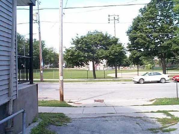 1840 N Arlington Pl, Milwaukee, WI 53202
