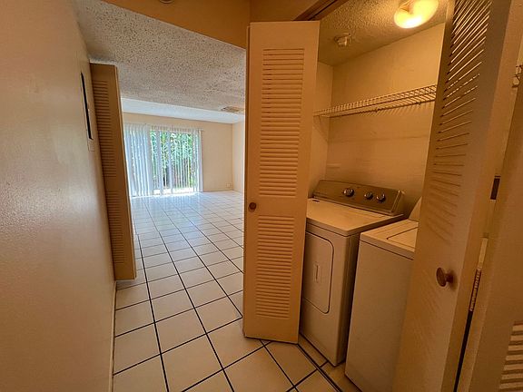 3rd image of 12114 Napiers Cir #12116