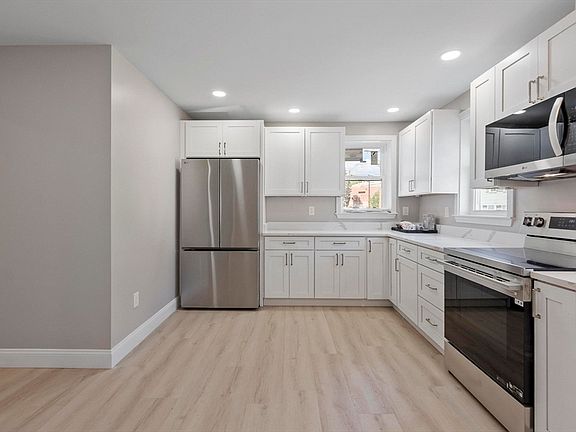 4th image of 74 Snow St