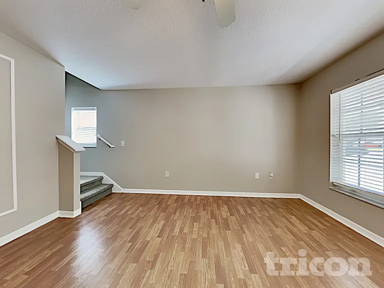 10211 Summerview Cir — Photo 3
