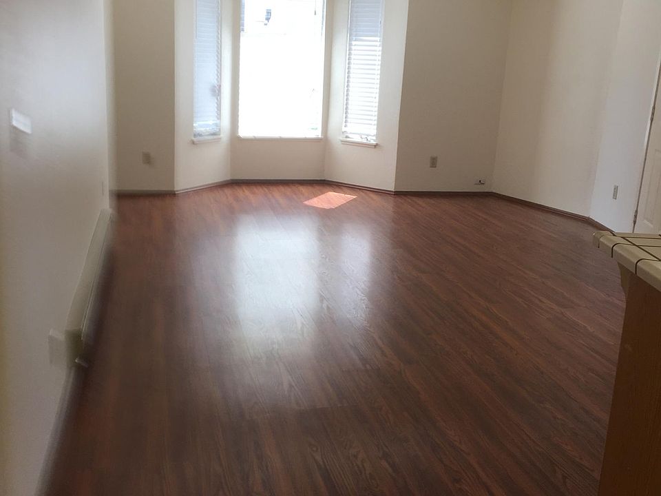 2nd image of 426 Hawthorn Ave APT 4