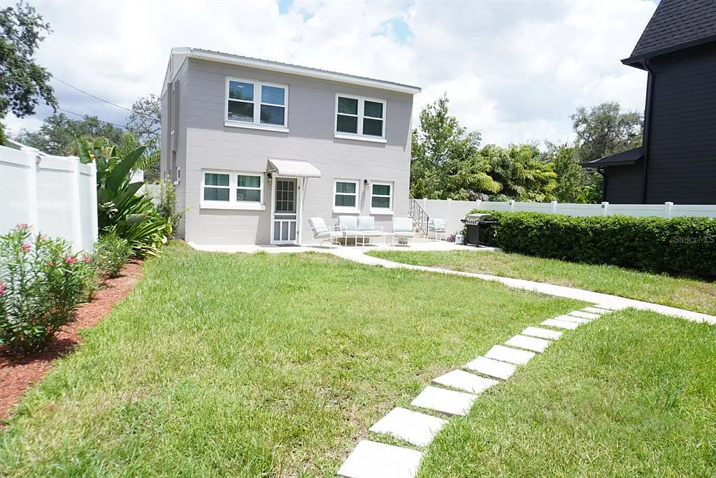 1 bed, 1.0 bath, 500 sqft, $1,300 — Photo 1