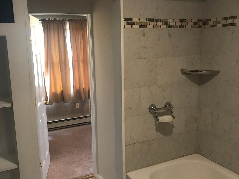 2nd image of 914 Country Club Dr