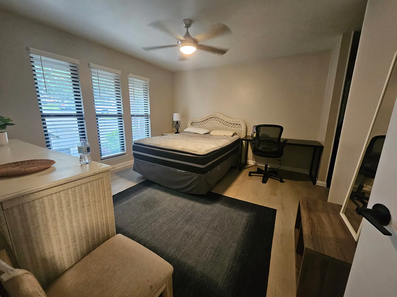 3 bed, 1246 sqft, $800 — Photo 2