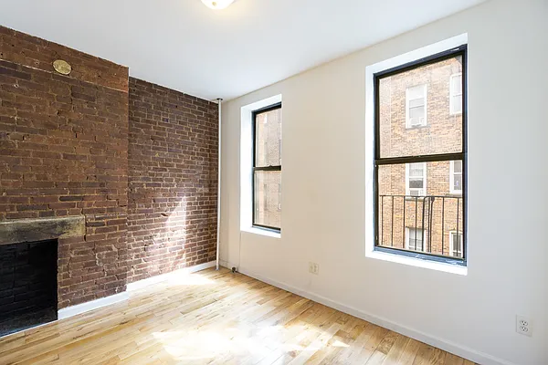 Rented by City Connections Realty | media 10