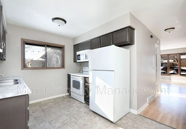 3919 SW 3rd St — Photo 12