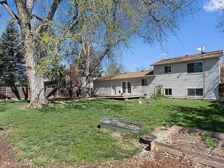 801 Wagonwheel Dr — Photo 4