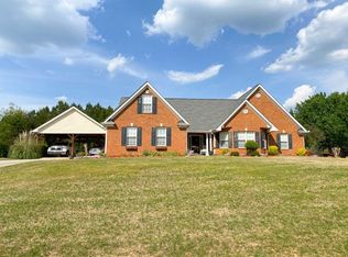 1430 Shiloh Oak Dr, Loganville, GA 30052