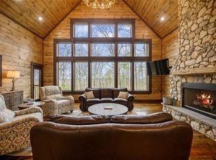 724 N Woodland Hills Trl, Broken Bow, OK 74728