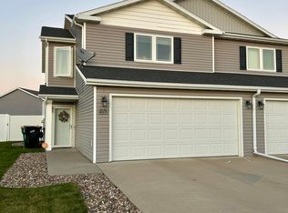 3225 Dortmund Dr, Bismarck, ND 58504
