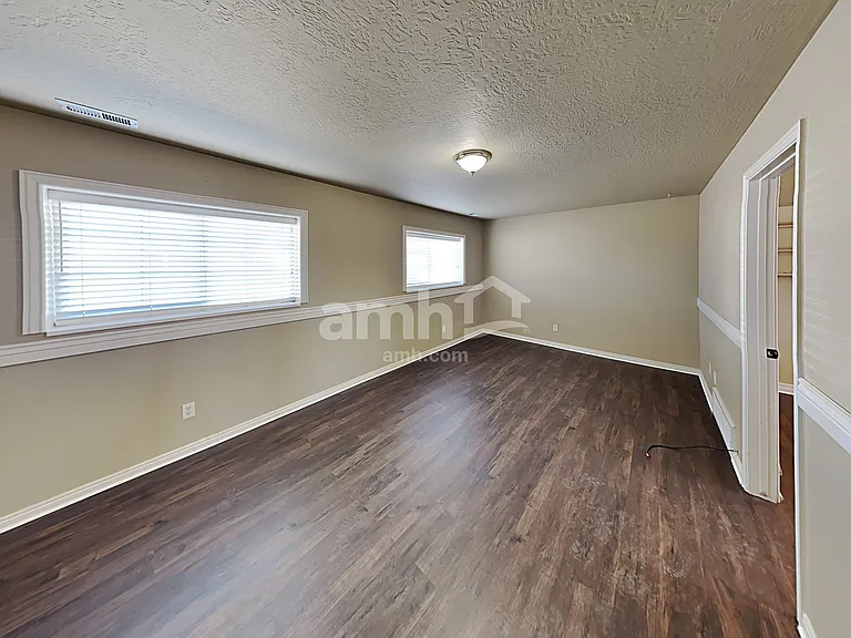 482 W 465 S — Photo 7