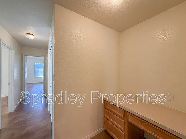 5700A Luxor Dr — Photo 8