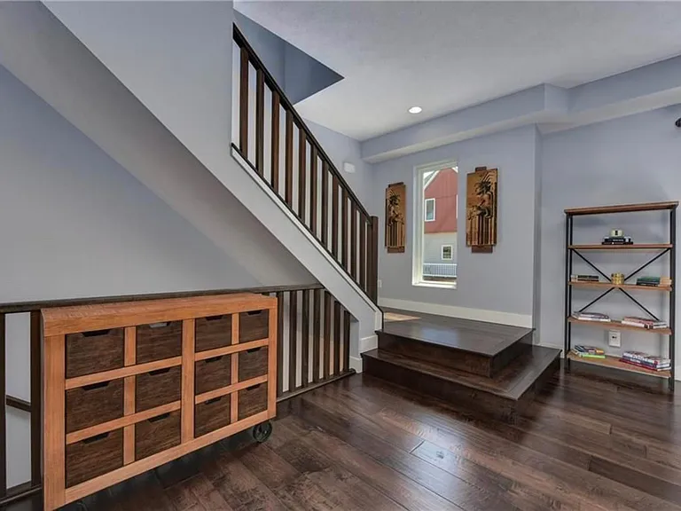 2293 City View Dr — Photo 15