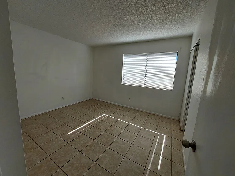 617 Via Entrada — Photo 7