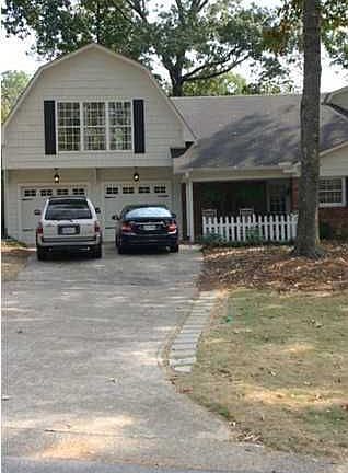 4th image of 1800 Charlotte Dr