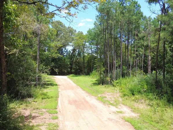 5675 County Road 1050, Kennard, TX 75847