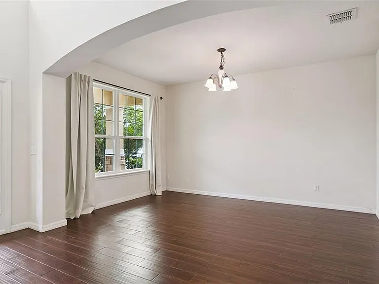 660 Fanning Dr — Photo 6