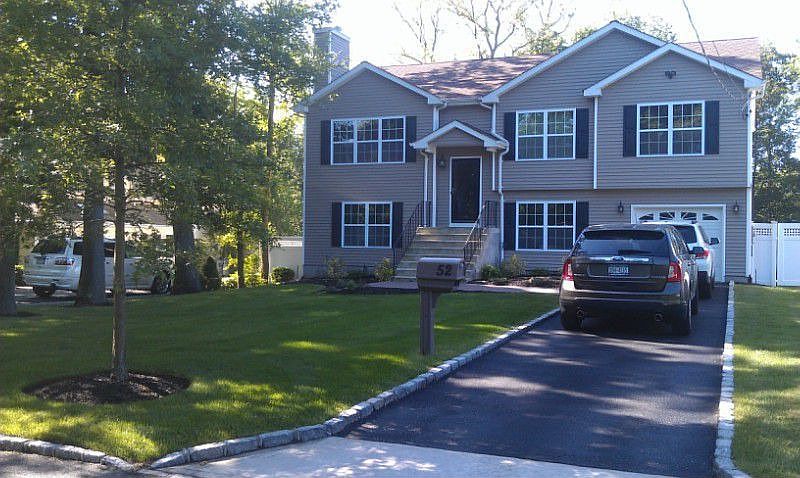2nd image of 52 1st St