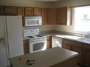 3rd image of 497 Leawood Cir