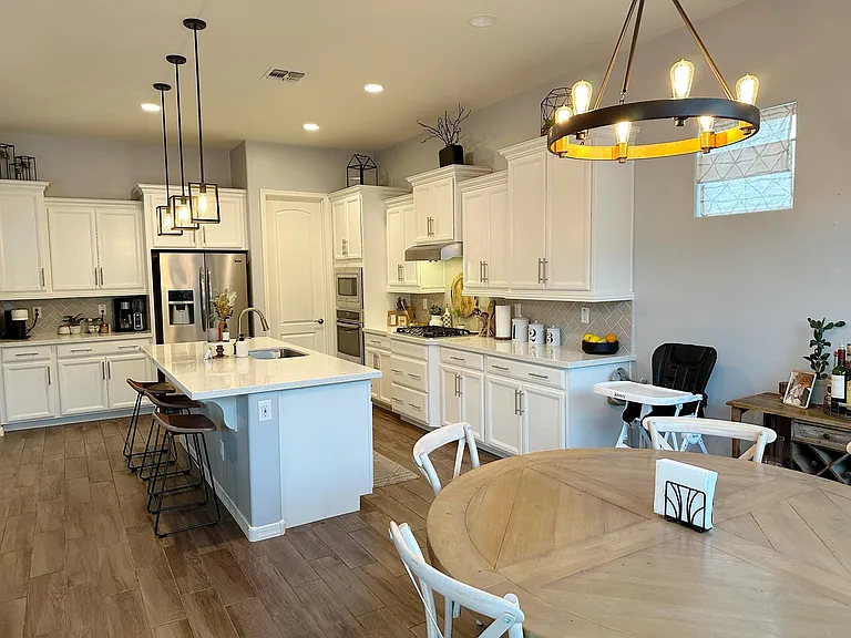 Spacious kitchen and dining area