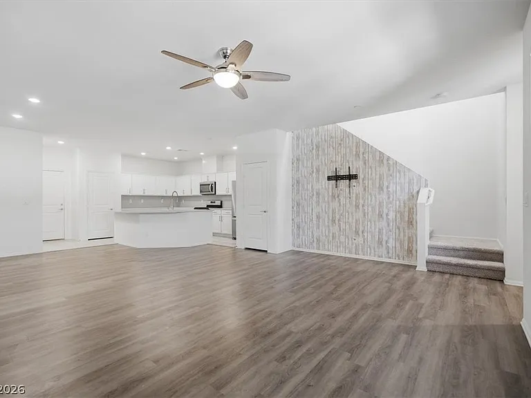 2879 Cabrillo Terrace St — Photo 9