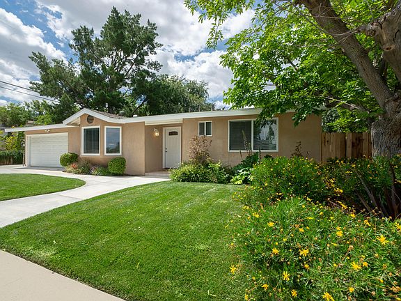 3rd image of 808 Bury Cir