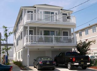 242 W Wildwood Ave, Wildwood, NJ 08260