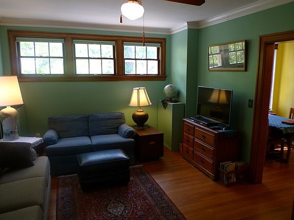 5th image of 711 Oak Ln