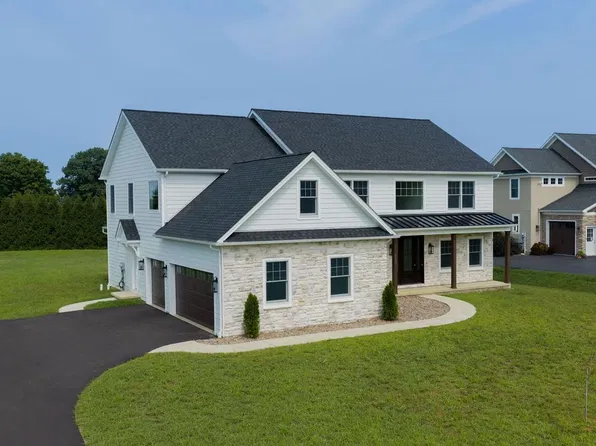 513 Cheltenham Ct, Lititz, PA 17543