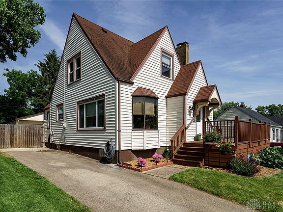 4th image of 1505 Flesher Ave
