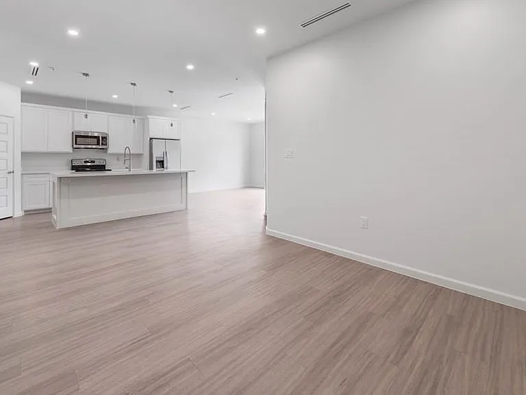 165 W Ruben M Torres Blvd — Photo 12