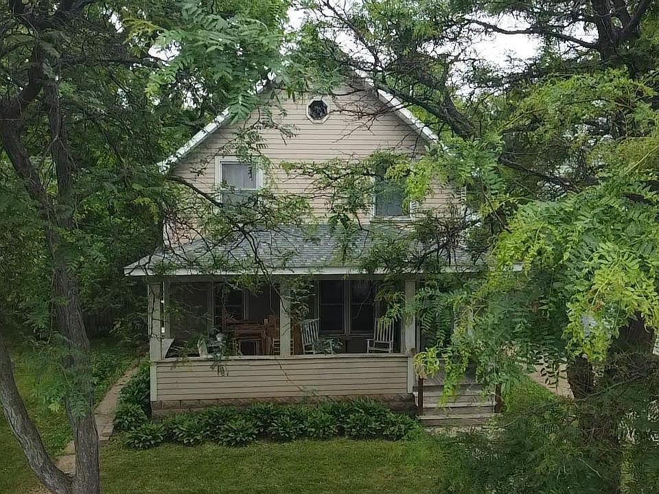 1st image of 641 E Hazel St