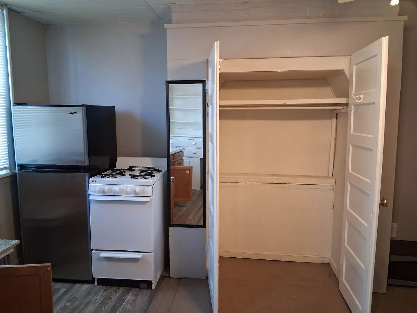 640 Jefferson Ave — Photo 3