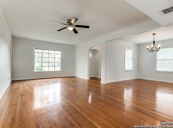 3rd image of 303 Harmon Dr