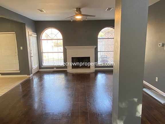 3rd image of 1521 Hollow Oak Dr