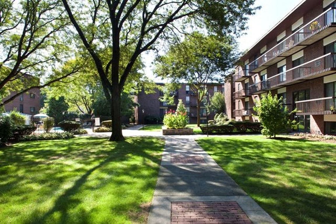 Courtyard at Quincy Commons