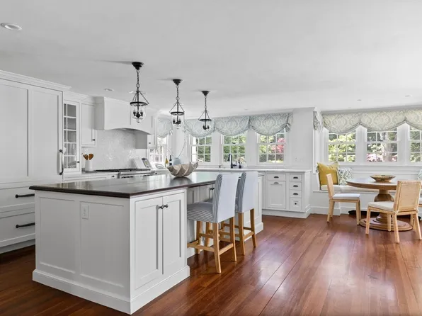 107 Leavitt St, Hingham, MA 02043
