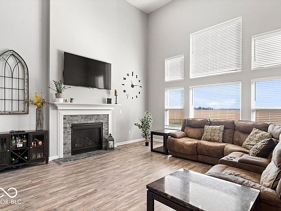 5th image of 6109 Wood Glen Ct